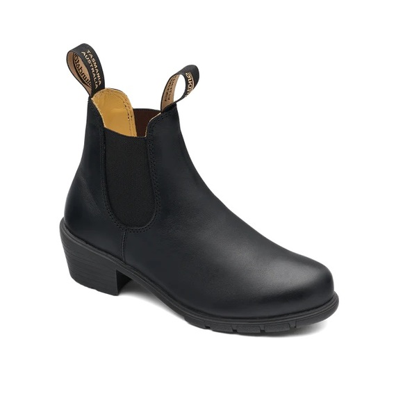 Blundstone Shoes - Blundstones black leather chelsea boots